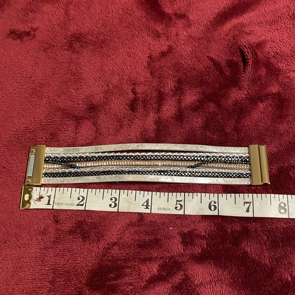 8 stranded rope bracelet- 3 of the strands look like faux leather - Picture 9 of 10